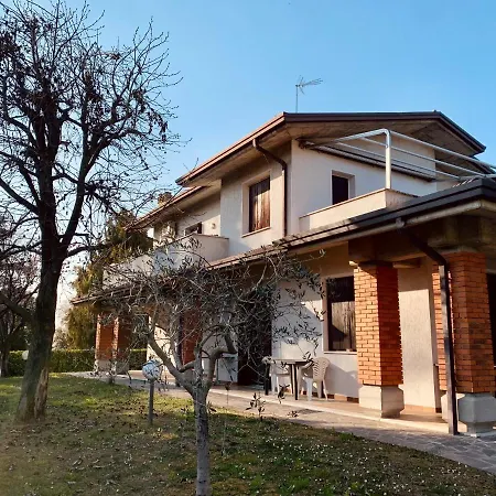 Forest Apt Sirmione Apartmán